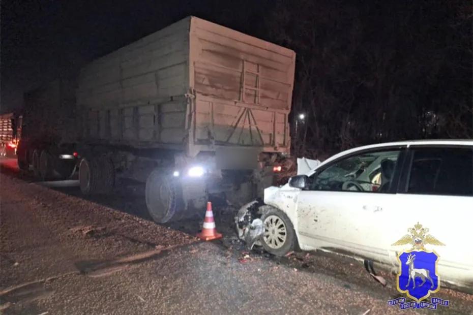 В Самарской области субкомпактвэн врезался в КАМАЗ