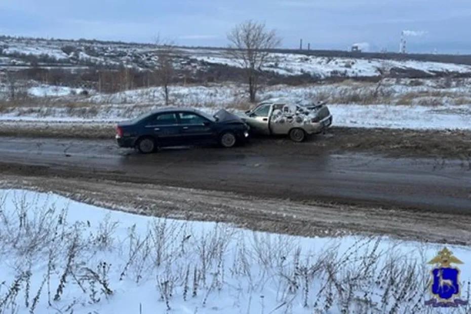 Четверо детей пострадали в столкновении &laquo;Вольво&raquo; и &laquo;Двенадцатой&raquo; в Самарской области - появились подробности