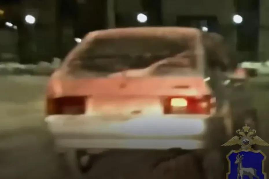 В Самаре подросток без прав пытался уйти от полицейской погони на легковушке без номеров