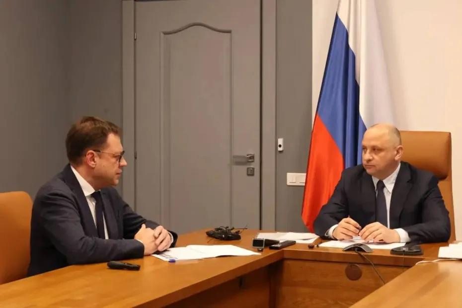 В правительстве Самарской области обсудили развитие районных больниц и профилактику заболеваний