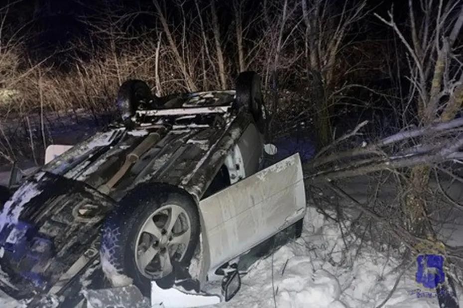 Под Самарой ночью опрокинулась &laquo;Гранта&raquo;, в которой перевозили 3-летнего ребенка