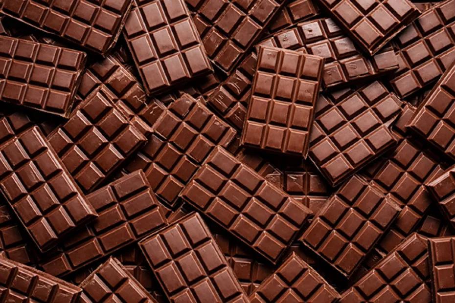 В Тольятти сладкоежка украл из магазина шоколад на 3 000 рублей - фото