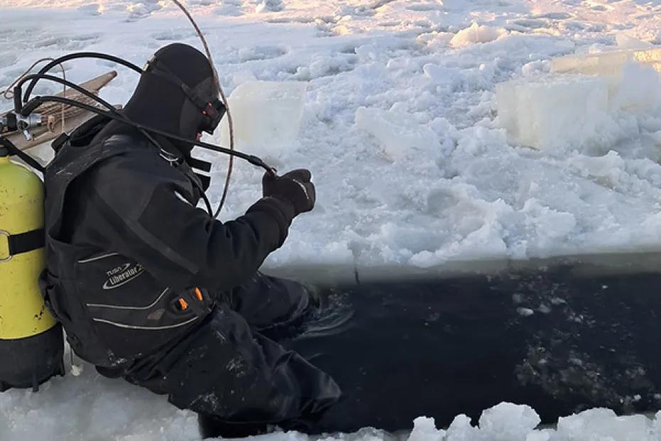 В Самарской области водолазы нашли тела двух человек, утонувших в конце декабря - фото
