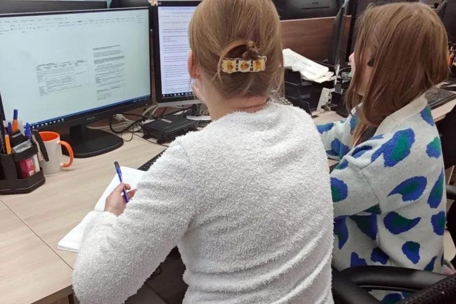 Любовь в соцсетях оставила учительницу из Самарской области без копейки