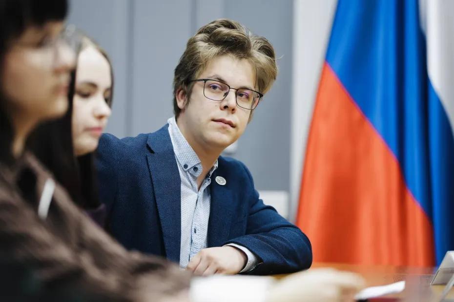 Губернатор Вячеслав Федорищев поздравил лауреатов президентской стипендии с Днем аспиранта