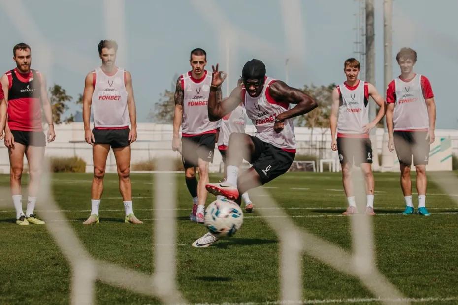 Тольяттинский &laquo;Акрон&raquo; уступил ЦСКА в первом матче на зимних сборах