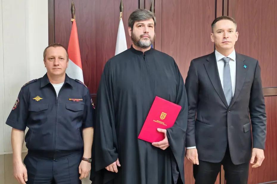 В Тольятти священник нашел в снегу 11-летнего мальчика, которого разыскивала полиция