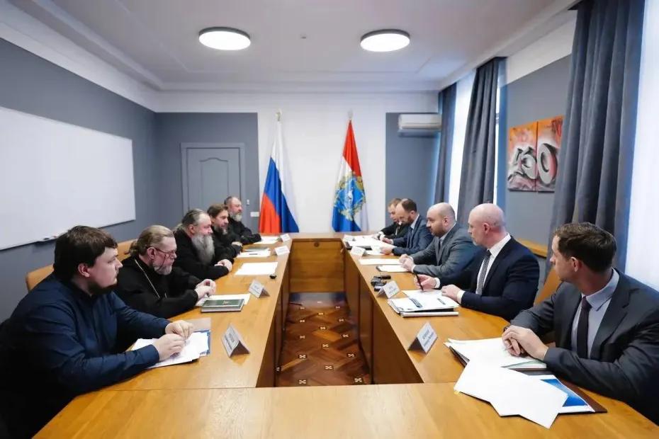 Губернатор Вячеслав Федорищев обсудил с митрополитом Самарским и Новокуйбышевским Феодосием развитие Самарской епархии Русской православной церкви