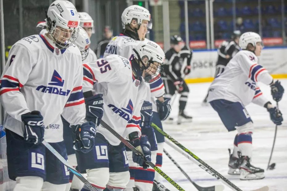 Тольяттинская &laquo;Ладья&raquo; на выезде победила &laquo;Снежных барсов&raquo; в МХЛ