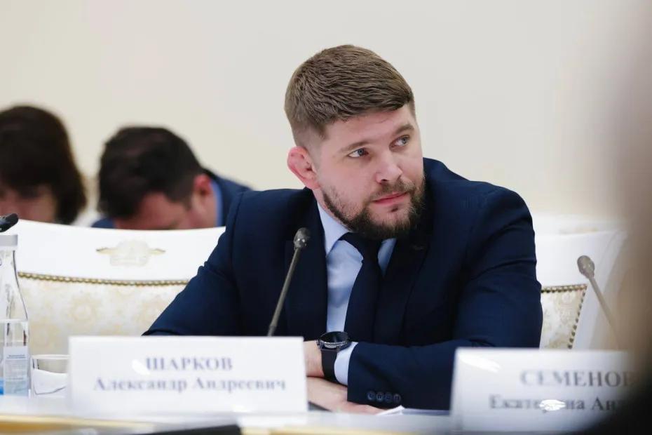 На оперативном совещании под председательством Вячеслава Федорищева рассмотрели вопросы развития пгт Рощинский