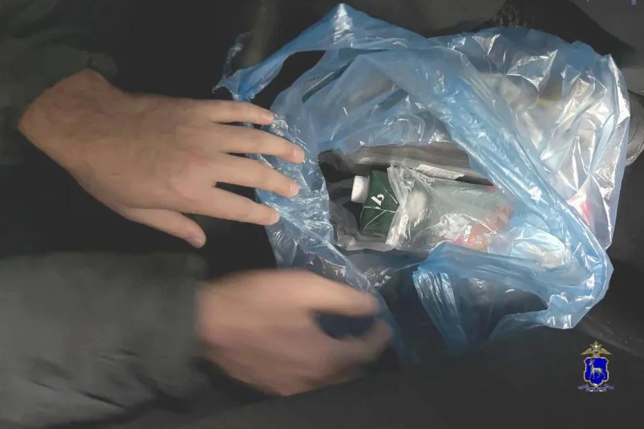 В Самаре поймали мигранта с коробкой из-под сока, набитой наркотиками