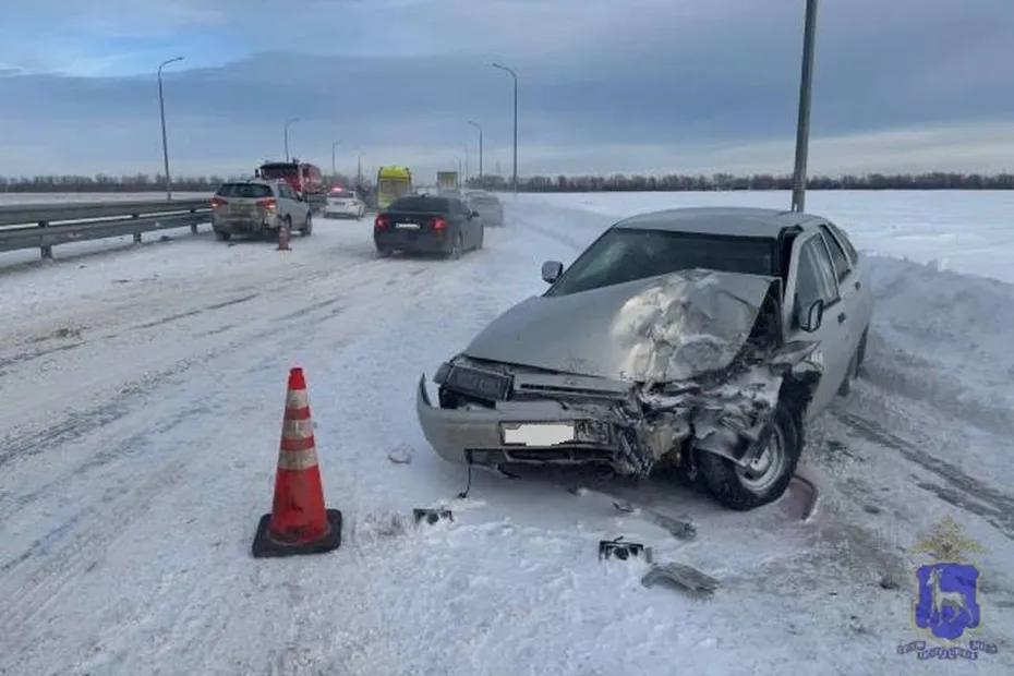 На Обходе Тольятти столкнулись 3 автомобиля: что известно на данный момент