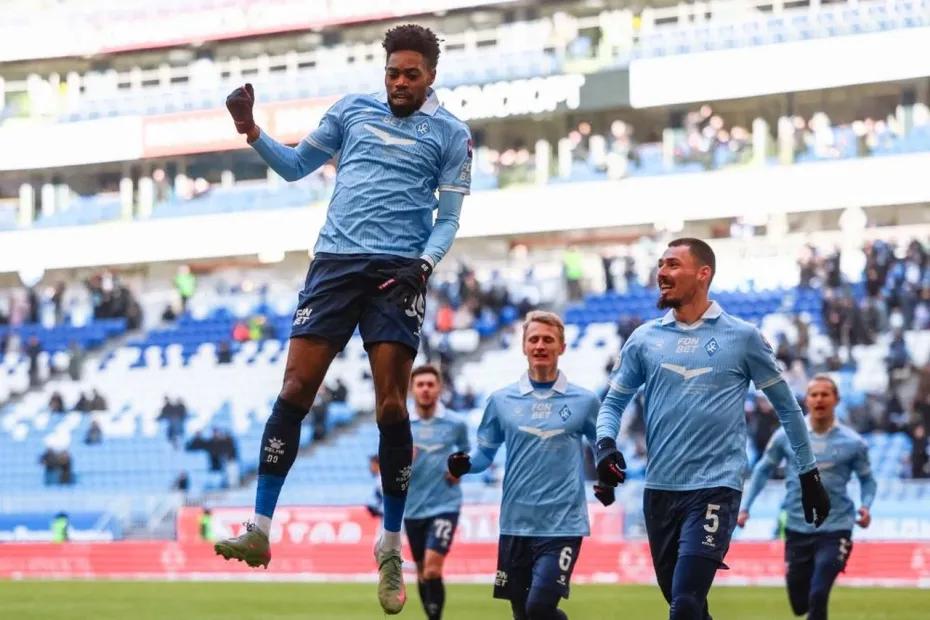 Самарские &laquo;Крылья Советов&raquo; дома победили &laquo;Локомотив&raquo; в матче Кубка России