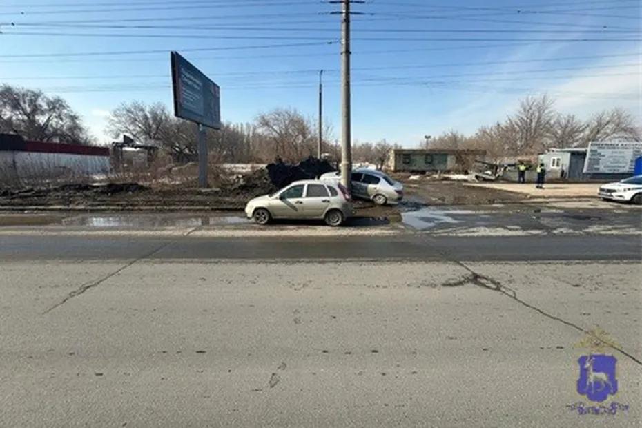 В Тольятти &laquo;Калина&raquo; отправила &laquo;Пежо&raquo; в столб