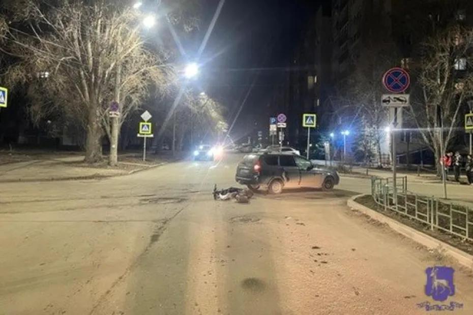 В Самаре пострадали водитель и пассажирка самоката, в который врезался автомобиль: что произошло