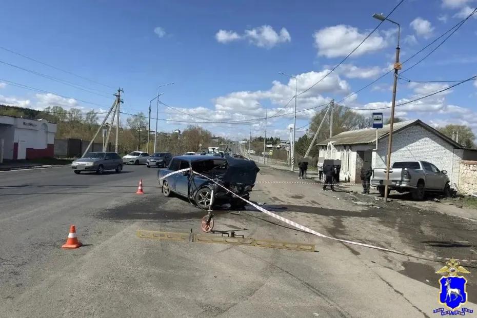 Под Самарой погибла женщина, на которую отбросило рамный пикап после удара о вазовскую &laquo;классику&raquo;: что произошло