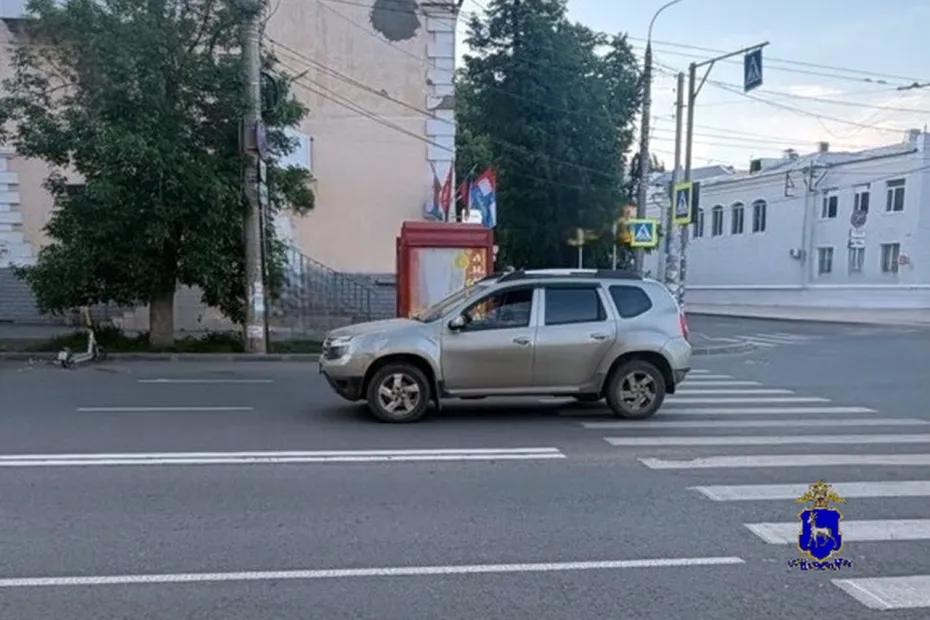 В Самаре два подростка на электросамокате попали под колеса кроссовера