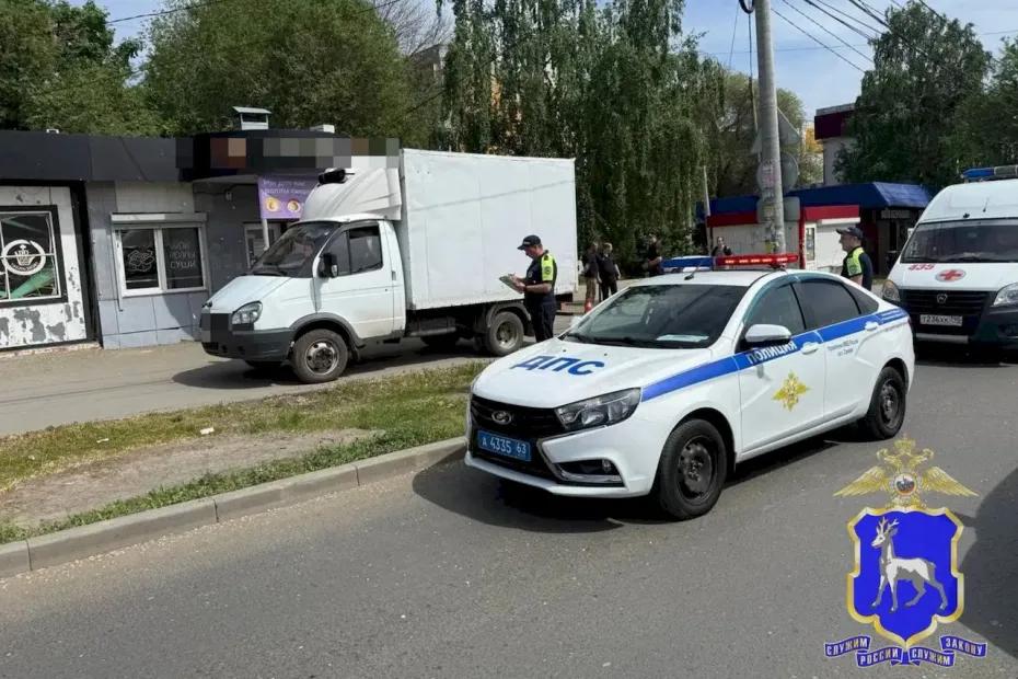 В Самаре грузовая ГАЗель на тротуаре сбила насмерть 84-летнюю женщину