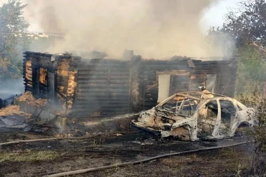 Дом и автомобиль сгорели вечером 19 мая в Самарской области: что произошло