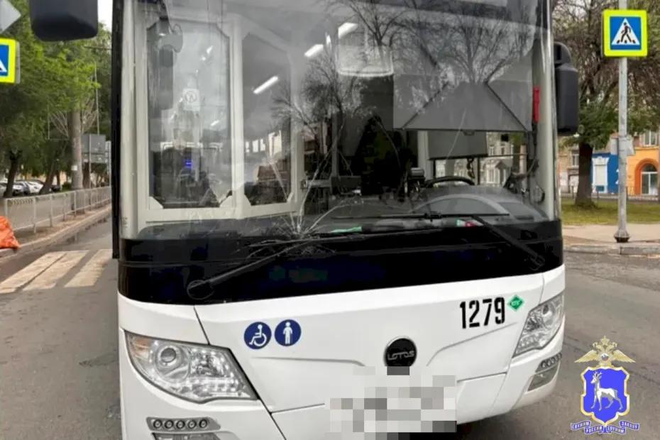В Самаре автобус сбил девушку на переходе