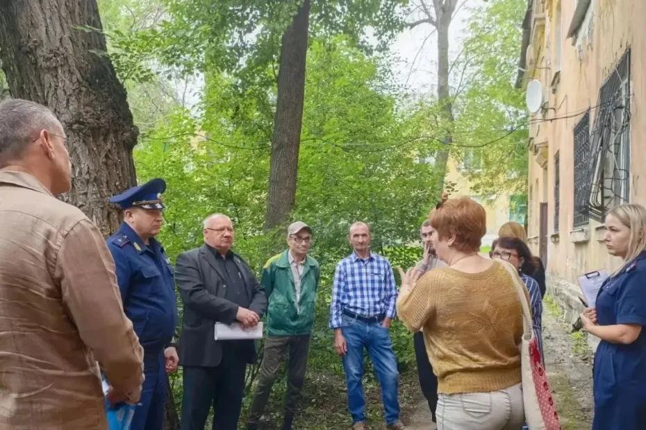 Жильцы аварийного дома в Канатном переулке Самары заявили, что хотят получить квартиры, а не деньги
