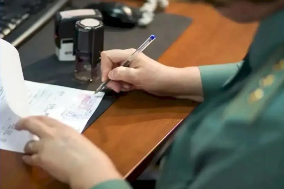 Директор самарской фирмы при ввозе из-за границы автомобилей уклонился от уплаты 22 млн рублей таможенных платежей
