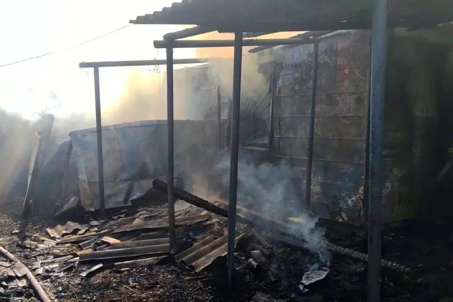 В Самарской области 3 строительных вагончика сгорели в Светлом Поле: что произошло