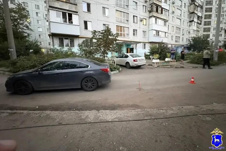 В Самаре 9-летняя девочка попала под колеса автомобиля во дворе
