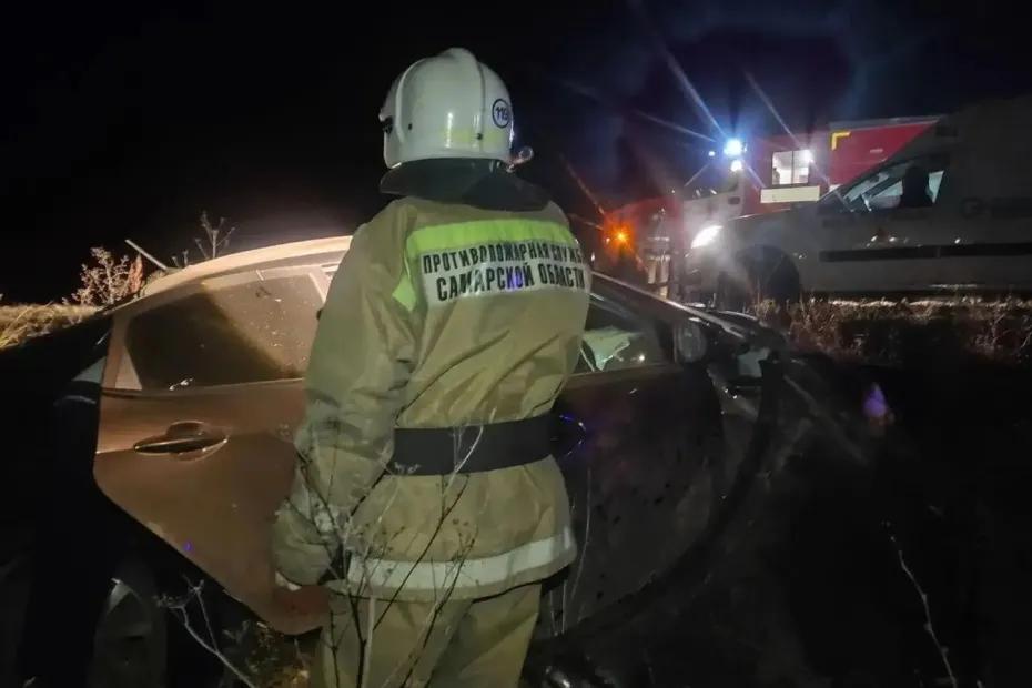 В Самарской области ранен водитель Kia, вылетевшей с дороги - последние новости