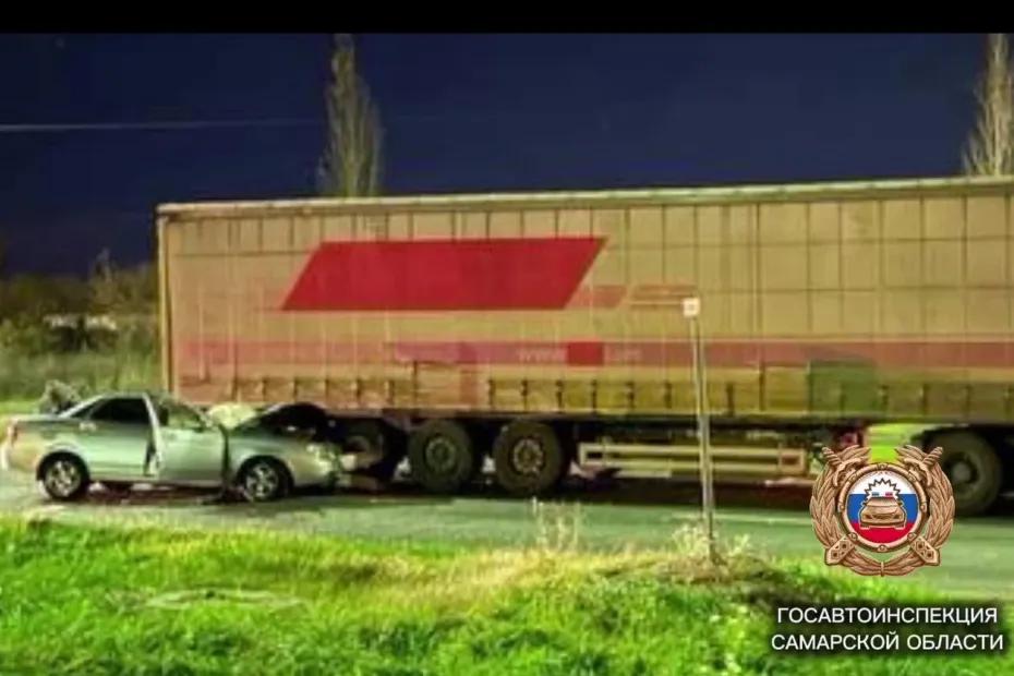 В Тольятти погиб водитель &laquo;Приоры&raquo;, влетевшей в грузовик: что произошло