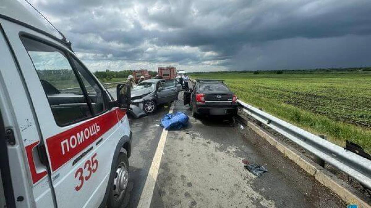 Двое погибли, четверо получили ранения в столкновении двух автомобилей в  Самарской области