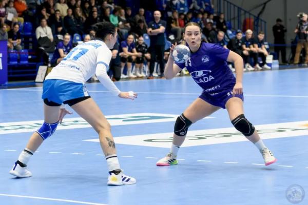 Гандбольная &laquo;Лада&raquo; дома уверенно победила &laquo;Динамо-Синару&raquo;