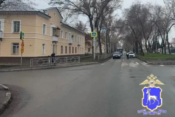 В Самаре водитель Toyota Mark II на переходе насмерть сбил 70-летнего пешехода и скрылся