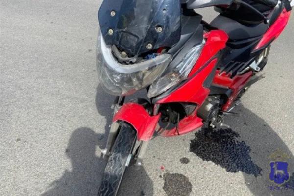 В Самаре в больницу попал водитель мопеда, столкнувшись с автомобилем Datsun: что произошло