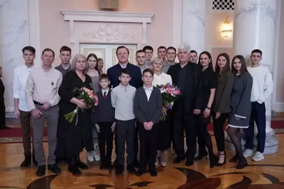 Губернатор Дмитрий Азаров встретился с многодетными семьями Самарской области