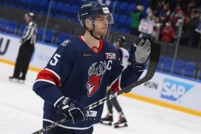 Зият Пайгин будет играть за тольяттинскую «Ладу» в КХЛ