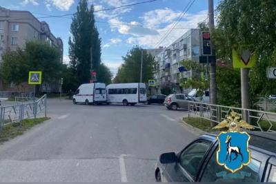 Два пассажира Скорой помощи пострадали в ее столкновении с автобусом в Сызрани