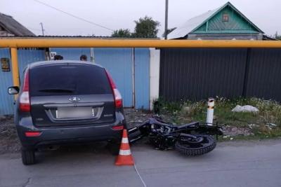 В Самарской области в больницу попал водитель мотоцикла, в который врезалась легковушка