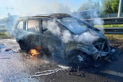«Опель» сгорел после столк­но­вения с «Грантой» на трассе между Самарой и Бугурусланом