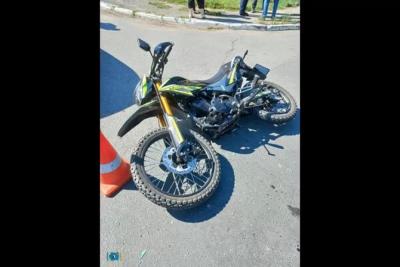 В Самарской области мотоциклист и его пассажирка попали в больницу после столкновения с автомобилем