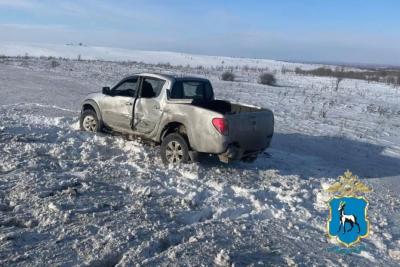 В Самарской области на трассе Р-229 пенсионерка на пикапе влетела под тягач