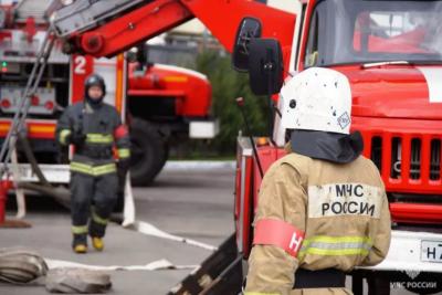 Вечером в четверг в Самаре 39 человек тушили пожар в расселенном доме - появились подробности