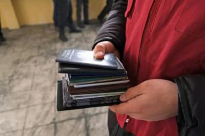 Жителя Тольятти оштрафовали на 200 тысяч рублей за фиктивную регистрацию 67 мигрантов, с которых он получил 6700 - появились подробности