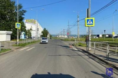 В Самаре 41-летняя женщина попала под колеса вазовской легковушки, которая проехала на запрещающий сигнал светофора