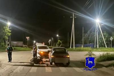 Под Тольятти автомобиль сбил двух подростков на мотороллере: что известно на данный момент