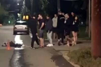 В Самаре автомобиль переехал пешехода, лежавшего на дороге: что известно на данный момент