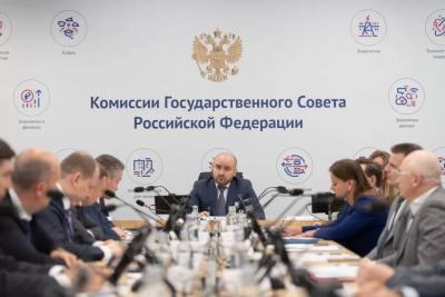 Комиссия Госсовета по промышленности под председательством Вячеслава Федорищева обсудила поддержку технологических проектов и развитие медпромышленности
