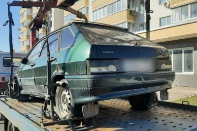 Из дворов Тольятти вывезли 70 брошенных автомобилей, на очереди еще 200