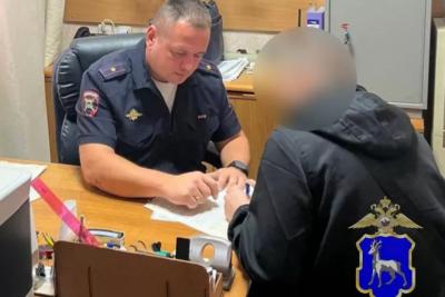 В Самаре наказали 19-летнего водителя без прав, который катал подростков на капоте