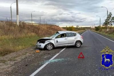 Три человека пострадали при опрокидывании легковушки в Тольятти - последние новости